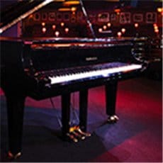 Ronnie Scott's Jazz club rozpohybují klavíry Yamaha 