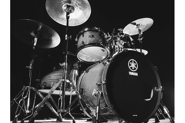 Yamaha acoustic drum set