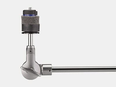 Obrázek mechanismu nastavení úhlu činelu se středovým naklápěcím mechanismem s ozubeným převodem