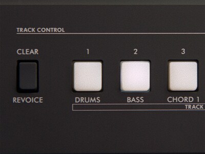 PSR-E483 Obrázek s možnostmi funkce Track Control