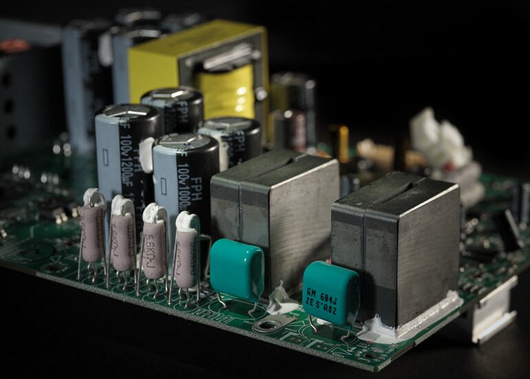 6 – 2500 W vysokovýkonný zesilovač třídy D