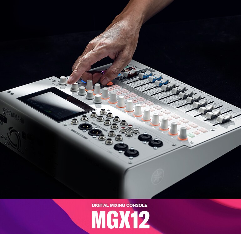 18kanálový digitální mixážní pult Yamaha MGX12